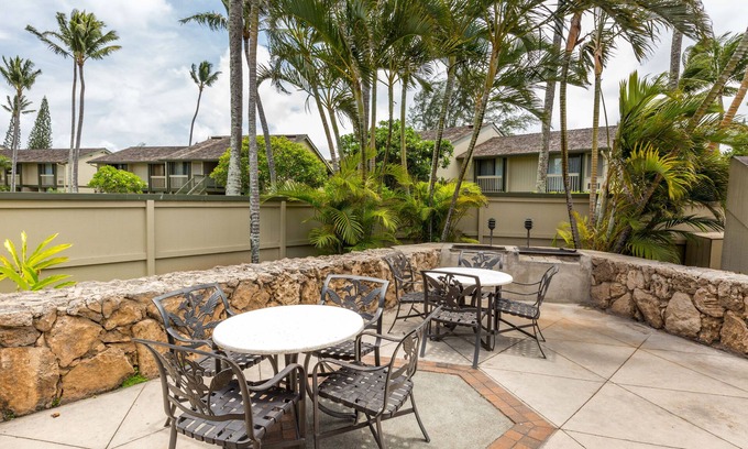 Kahuku Apartamento | Chic Island Hideaway | AC, 2 Pools | Walk to Beach, Dining, Golf, Attractions