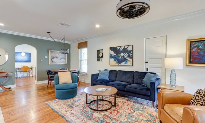 Joplin Cabaña | Chic Joplin Cottage w/ Patio < 3 Mi to Town!