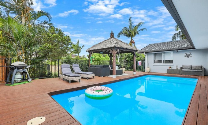 Miami Casa | Chic Miami 4BR Retreat with Swimming Pool & BBQ