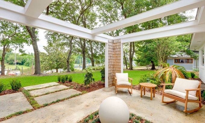 Biloxi Casa | Chic Ocean Springs Vacation Rental Near Downtown!