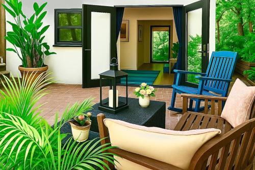 Hollywood Hills West Casa | Chic Private Hollywood Hills Guest Suite Oasis with Tree-Top Views, Outdoor Living Room, Only 2 Minutes from Hollywood Boulevard