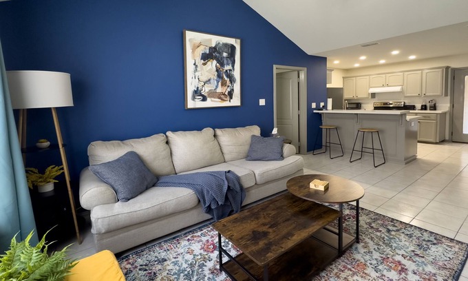 McAllen Apartamento | Chic, Quiet 2BR 2BA Near Shops & Restos!