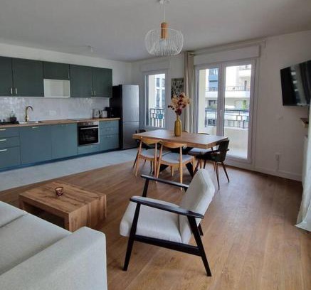 Zone d'amenagement concerte des Docks Apartamento | Chic & Spacious 3-Bedroom with balcony