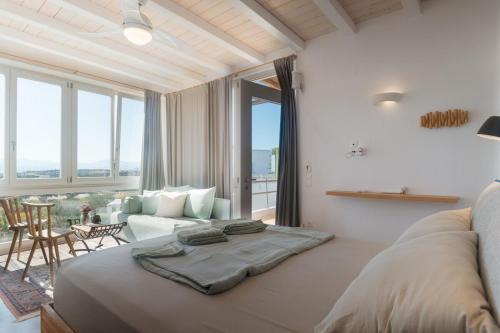 Santa Maria Apartamento | Chic Studio with Pool, 5-Min Walk to Beach