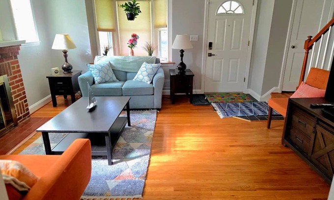 Towson Casa | Chic Towson Retreat: 4BR Getaway Near Baltimore