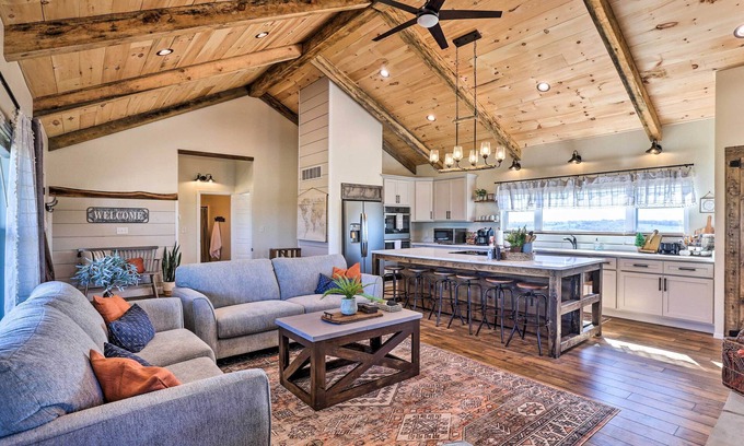 Williamstown Casa | Chic Williamstown Retreat with Pool & Hot Tub!