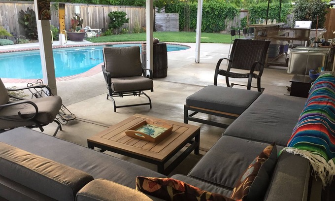 Chico Casa | Chico Family Retreat with Pool ~ Bocce ~ Jacuzzi ~ Lounge. Cerca del parque, el centro y CSU