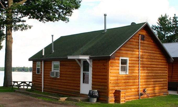 Chief Lake Cabina | Chief Lake Lodge Resort Cabin #3