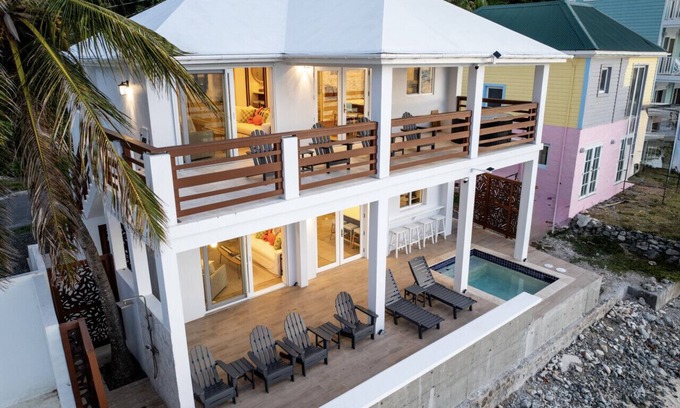West End Apartamento | Chmada Villa directly on the Beach!