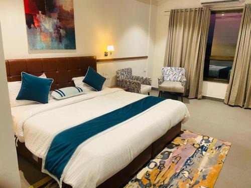 Raipur Hotel | CHOKAR DHANI RAIPUR