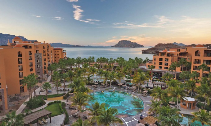 Loreto Complejo | Christmas Week Escape, 12/21-12/28, Luxury 1BR Suite at Villa del Palmar Loreto