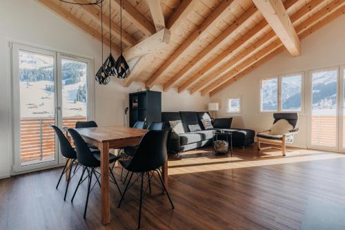 Adelboden Apartamento | Chuenislodge2- zwei Balkone, gemütlicher Kamin, top Aussicht