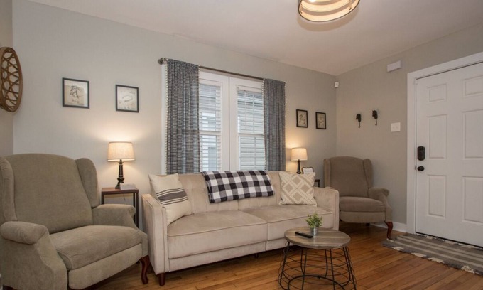 Wyandotte Casa | Churchill Cottage * centro, aeropuerto, centro de exposiciones *