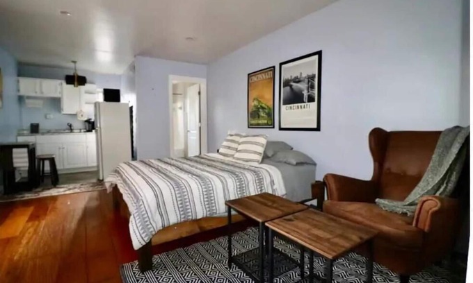 Roselawn Finance Apartamento | Cincinnati Themed, Historic Big Sky Apartments!