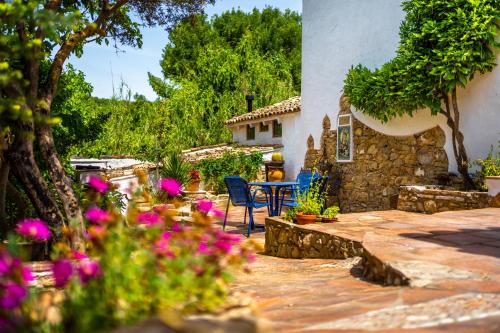Zahara de la Sierra Casa | Cinco Lunas VEGETARIAN Guesthouse