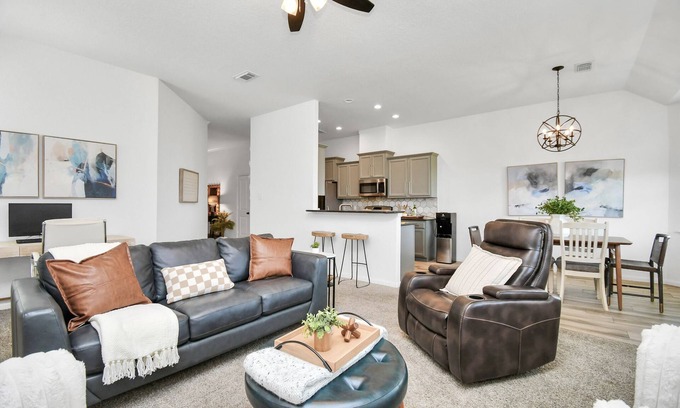 Katy Casa | Cinco Ranch Furnished 1 Story Home, King Beds, Walking Trail, Sleeps 6+