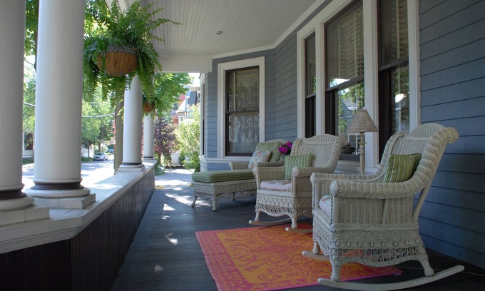 Saratoga Springs Cama Y Desayuno | Circular Manor Bed and Breakfast