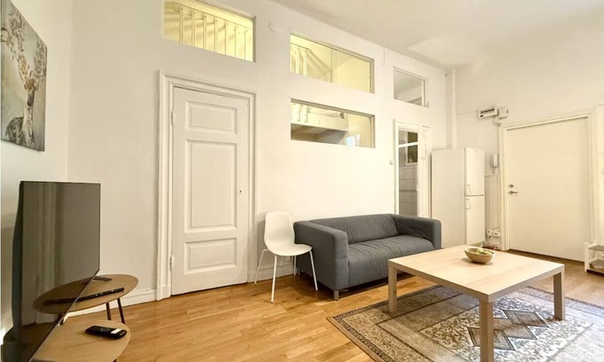 Centrum Apartamento | City Center 2BR Apt - Perfect for Workers & family