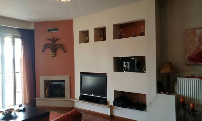 Grevena Apartamento | City center apartment with mountain view