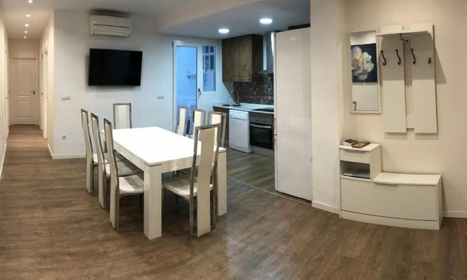 Barrio del Carmen Apartamento | City center where Falla starts