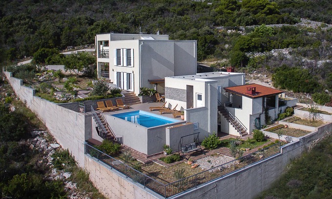 Cove Donja Krusica (Donje selo) Villa | Apartamento City Gateway con vista perfecta