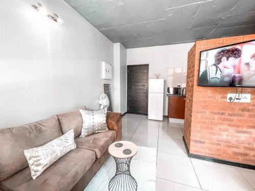 Braamfontein Apartamento | City living near Nelson Mandela bridge & Wits Uni