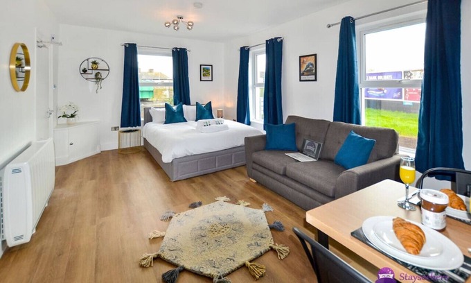 Salisbury Apartamento | Clarabel Studio Apartment - Stayseekers