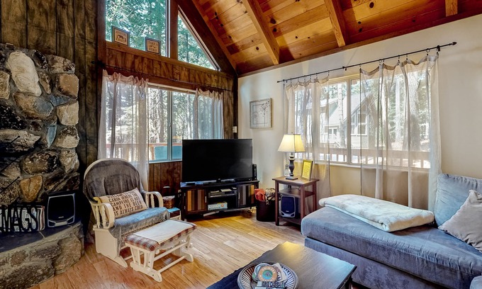 Camp Connell Casa | Classic cabin in the woods with fast WiFi, lofted game room, deck & playset