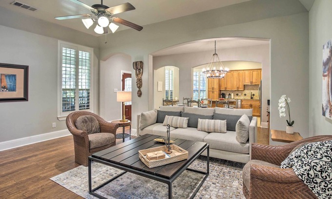 White Rock Hills Casa | Classic Dallas Home ~ 6 Mi to Downtown!