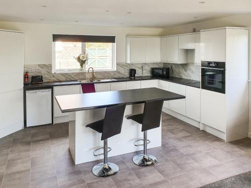 Lifton Casa | Classroom One - Uk48650