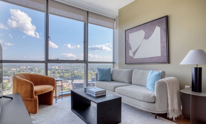 North Bethesda Apartamento | Classy North Bethesda 1BR w/ Pools, nr Coffee & Groceries, by Blueground