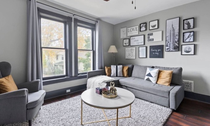 Windsor Apartamento | Clean and spacious 3BR DT Windsor Laundry and parking