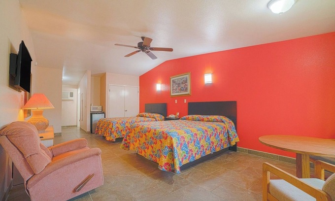 Weslaco Hotel | Clean, Comfortable Room – Perfect Family Stay Near Weslaco Attractions