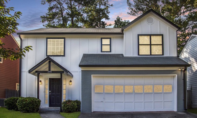 Lawrenceville Casa | Clean + Cozy + Close to 85 & 316 | Pets