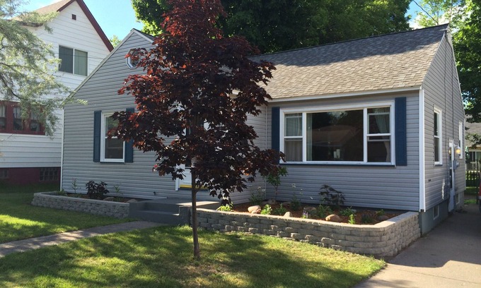 Marquette Casa | Casa limpia, acogedora y actualizada a poca distancia de la playa, carril bici y el centro