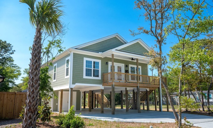 Tranquil Harbour Casa | Clean home on quiet street/Walk to beach & shops/Small, non-shedding dogs