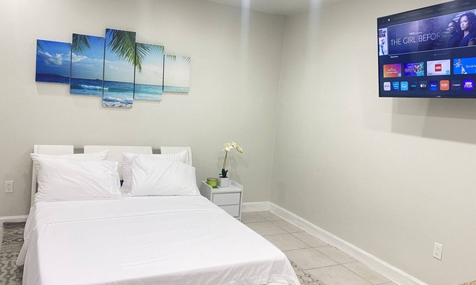 Tamiami Cama Y Desayuno | Clean Miami Guest Suite