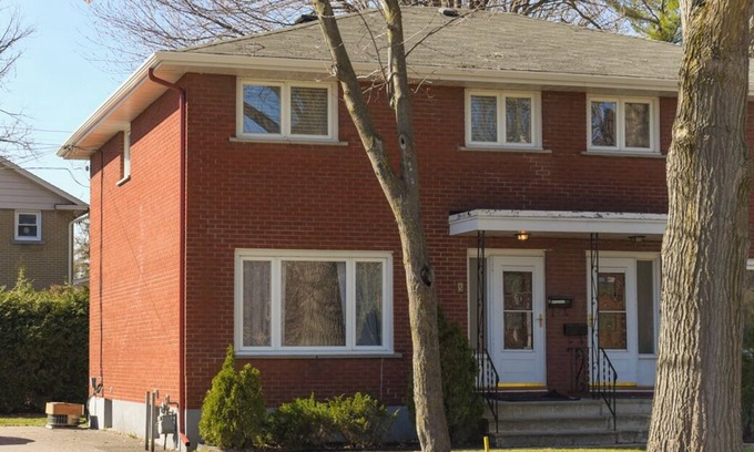 Manor Park Casa | Clean Spacious 4 Bedroom Home Manor Park 10mins Downtown Ottawa
