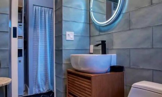 Wilton Manors Apartamento | Clean, tropical, private room, bath, and patio in the heart of Wilton Manors.