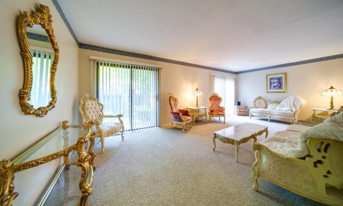 Richmond Heights Apartamento | Cleveland Area Retreat Near Lake Erie