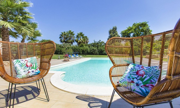 Alghero Villa | ClickSardegna Alghero Villa Morena con piscina privada y amplio jardín