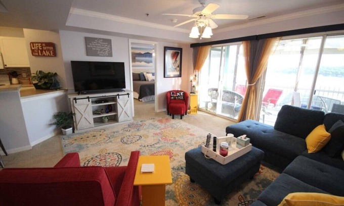 Lakeland Condominio | Cliff Top View! Condo completely updated - decorat