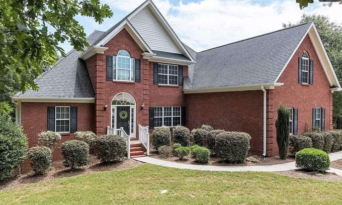 Fair Play Casa | Close to Clemson!! Grand Lake Hartwell Escape 7 Bedroom Lakefront Home