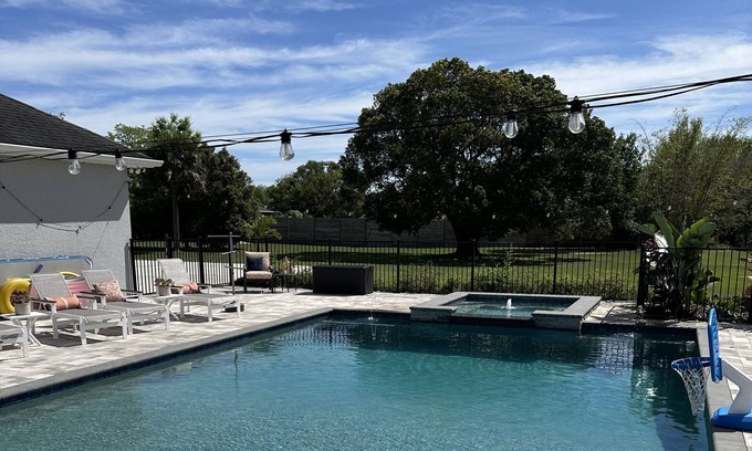 St. Cloud Casa | Close to Disney and Beaches, resort style pool area