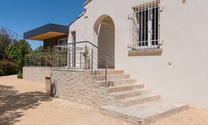 Saint-Maximin Casa | Close to Uz