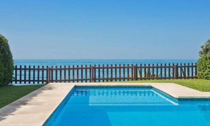 Carib Playa Cabaña | Closer to the sea & you'd be in it - 3 BED House