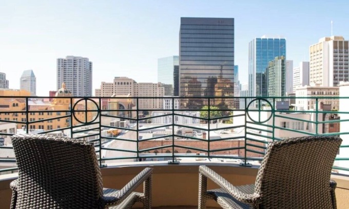 Gaslamp Quarter Hotel | Club Wyndham Harbour Lights - 1 Bedroom