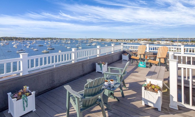 The Point Hotel | Club Wyndham Inn on Long Wharf