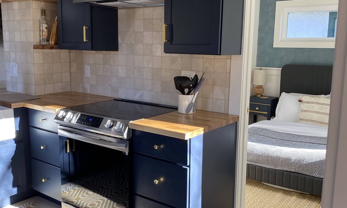 Livingston Cabaña | Clydes Cottage, Brand new remodel