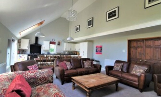 Llanfyrnach Casa | Coach House